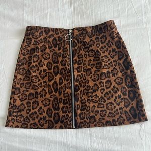 Leopard print zip up skirt